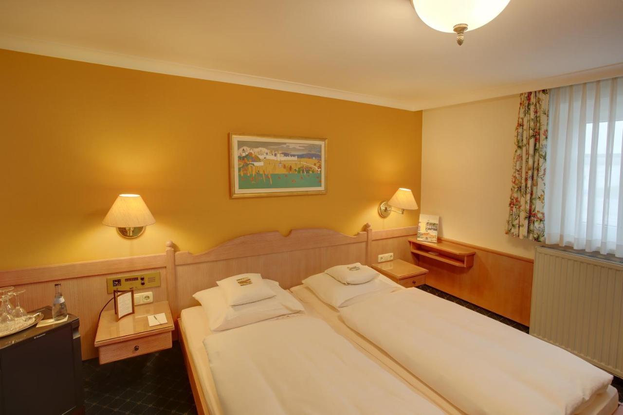 Hotel Brauereigasthof Landwehr-Braeu Reichelshofen Стая снимка