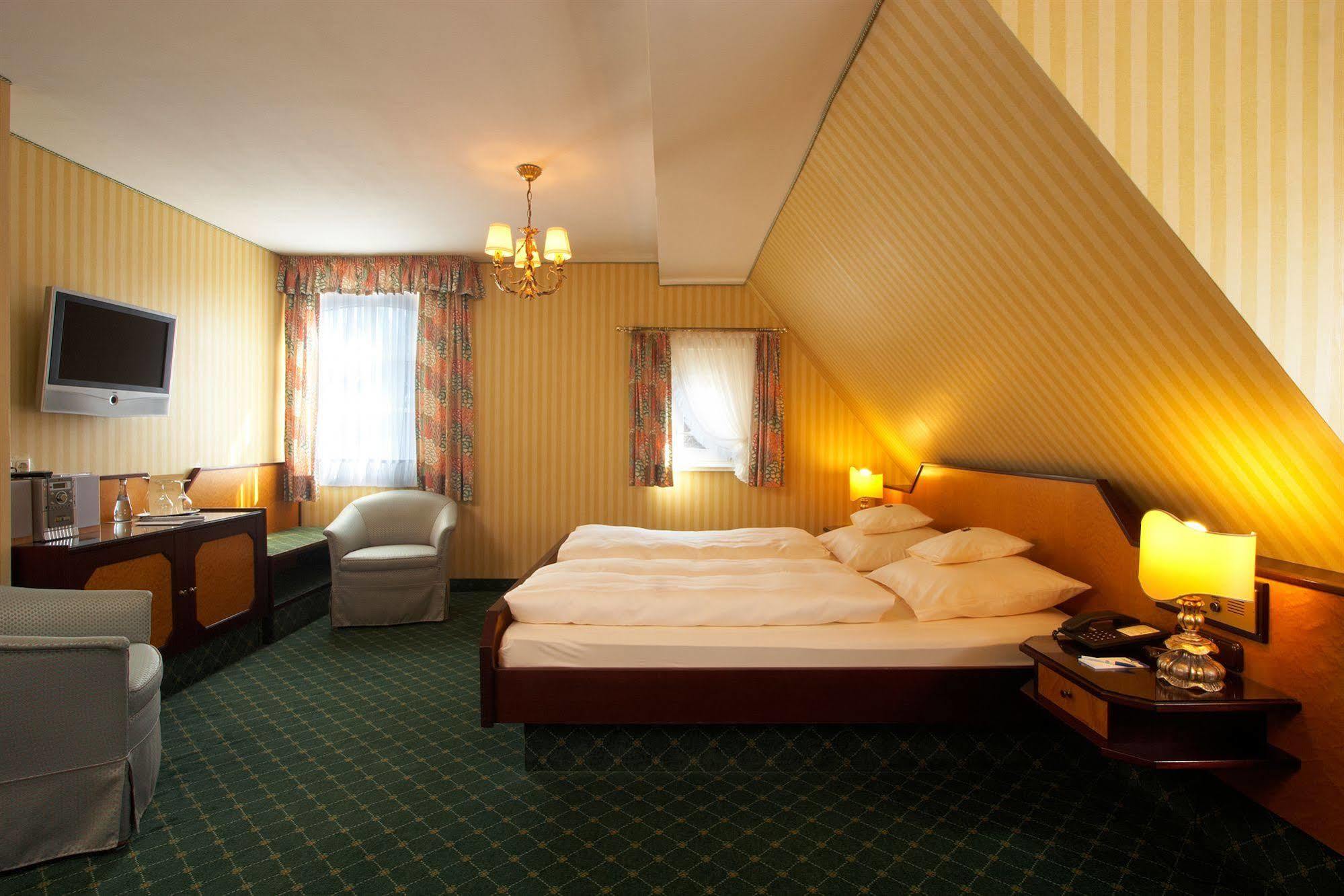 Hotel Brauereigasthof Landwehr-Braeu Reichelshofen Екстериор снимка
