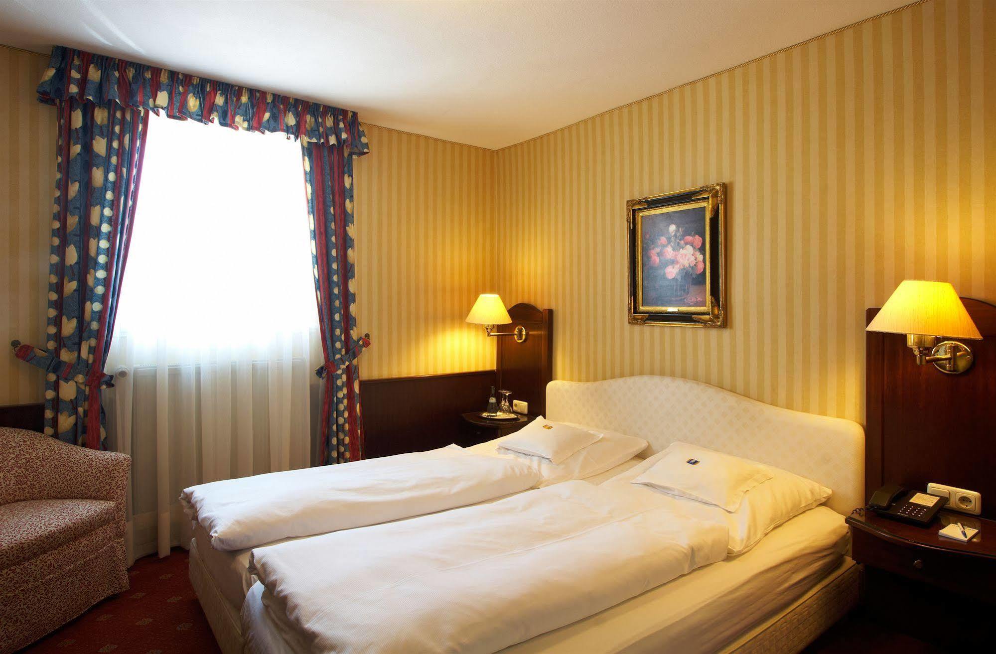 Hotel Brauereigasthof Landwehr-Braeu Reichelshofen Екстериор снимка