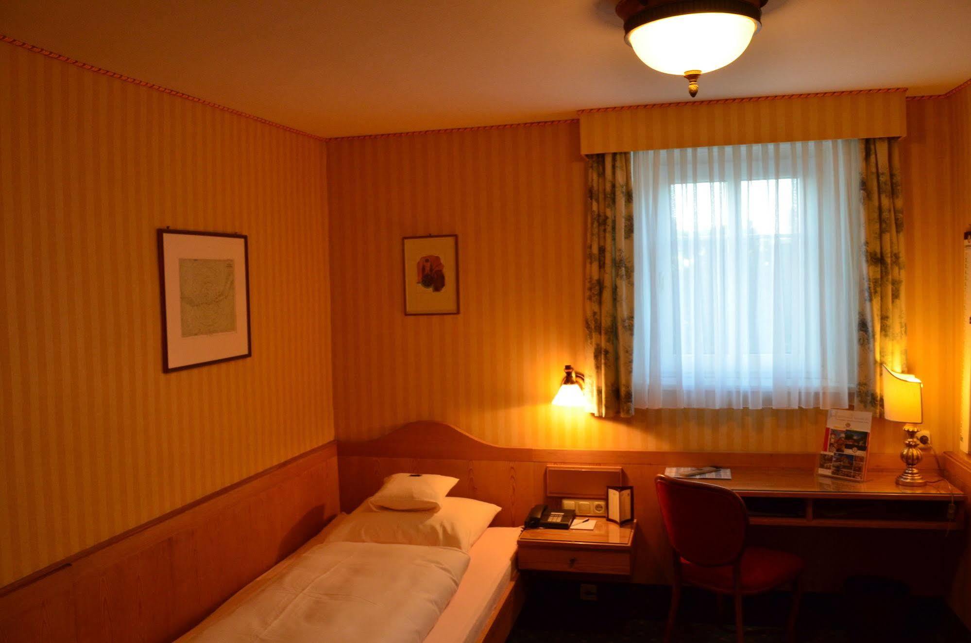 Hotel Brauereigasthof Landwehr-Braeu Reichelshofen Екстериор снимка