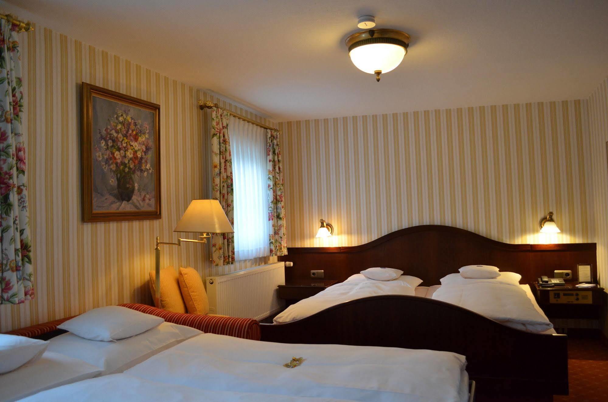 Hotel Brauereigasthof Landwehr-Braeu Reichelshofen Екстериор снимка